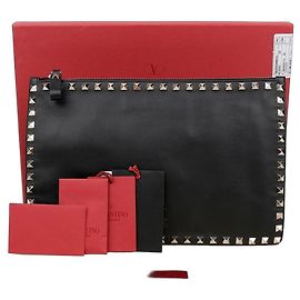 Valentino Rockstud Clutch Black