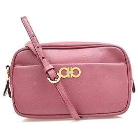Salvatore Ferragamo Gancini Leder Pink
