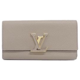 Cartera Louis Vuitton Capucines de piel Taurillon larga Gris