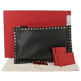 Valentino Rockstud Clutch Black