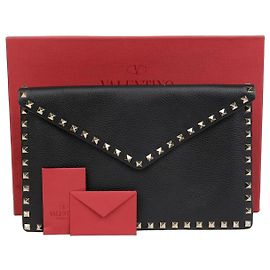 Valentino Clutch Envelope Rockstud Preto