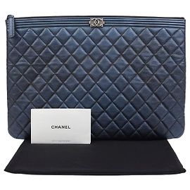 Chanel Große Metal Boy Clutch Blau