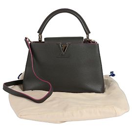 Louis Vuitton Bolsa Tote e de Ombro Capucines MM Marrom
