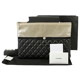 Chanel Clutch Decorado com Pérolas Preto