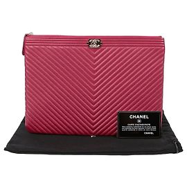 Chanel Pochette Moyenne Chevron Boy Rouge