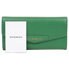 Givenchy Antigona Long Wallet Green