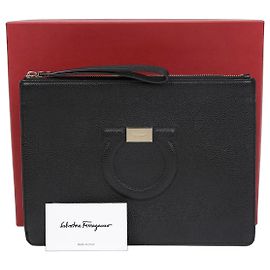 Salvatore Ferragamo Clutch Gancini Nero