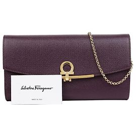 Salvatore Ferragamo Bolsa de Ombro Gancini Clutch Roxo