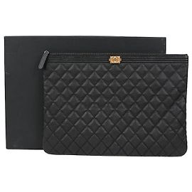Chanel Pochette Large en Cuir Caviar Boy Noir