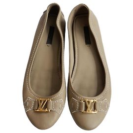 Louis Vuitton Dreamy Rose Beige Leather Ballet Flats Beige