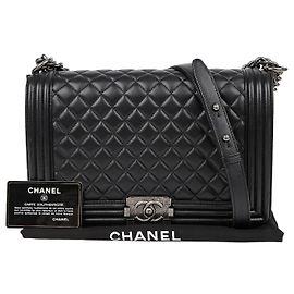 Chanel Bolsa transversal grande para menino Preto