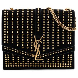 Crossbody Sulpice Monogram em camurça preta média com studs Saint Laurent Preto