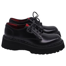 Gucci Thea Derby-Schuhe aus schwarzem Leder mit Profilsohle Schwarz