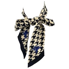 Bufanda de seda delgada Burberry – Era Daniel Lee – Houndstooth & Caballero EKD Multicolor