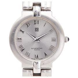Reloj de cuarzo de acero inoxidable Givenchy Plata