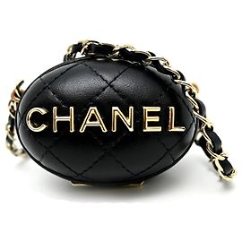 Charm de bolso de piel de cordero negro Chanel Negro