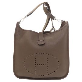 Bolsa de Ombro Hermès Evelyne 3 GM Castanho escuro