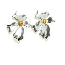 Céline Brincos de Flor Celine em Tons de Prata e Ouro Prata