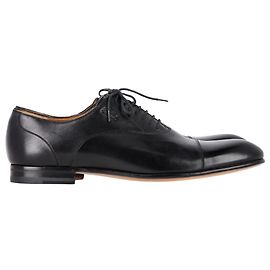 Scarpe Derby in pelle nera con punta cap di Gucci Nero