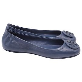Sapatilhas de balé de viagem Minnie da Tory Burch em couro azul marinho Azul Azul marinho