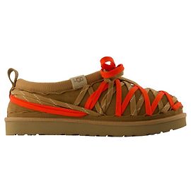 Slides de renda Tasman - UGG - Couro - Marrom Marrom
