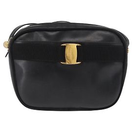 Borsa a spalla Vara Bow in pelle di Salvatore Ferragamo Nero