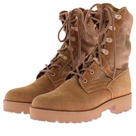 Céline Camel-farbene Wildlederstiefel Kamel