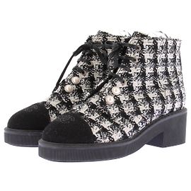 Chanel Botas de tweed preto e branco Preto