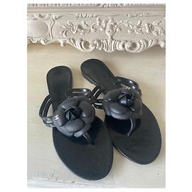 Chanel Schwarze Kameliensandalen Schwarz