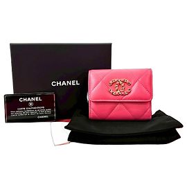 Cartera Trifold de Cuero Chanel Coco Mark Rosa