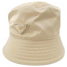 Chapéu Re-Nylon com Logo Triângulo Prada Marrom Bege