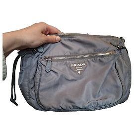 Graue Nylon Prada-Handtasche Grau