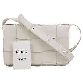 Bottega Veneta Bolsa Crossbody Cassette Branco