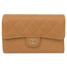 Cartera tri-fold de piel de ternera granulada beige Chanel Beige