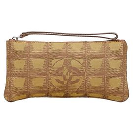Pochete de lona e couro da nova linha de viagem Chanel Marrom Caqui