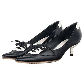 Miu Miu Décolleté con lacci e tacco kitten anni 2000 Nero