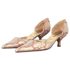 Prada SS02 Pumps aus goldfarbenem Seidenbrokat mit Kitten-Heels Golden