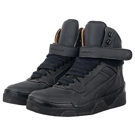 Baskets montantes 'Tyson' de Givenchy par Ricardo Tisci Noir