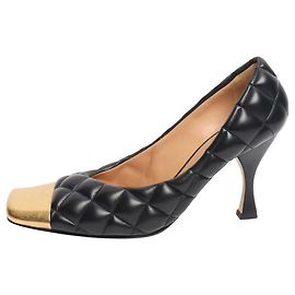 Bottega Veneta Saltos de couro preto acolchoado - tamanho EU 41 (UK 8) Preto