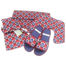 Set da viaggio maschera per gli occhi geometrica G Gucci Rosso