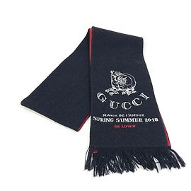 Sciarpa logo GUCCI BE LOVED con frange, in lana, da uomo, nera Nero