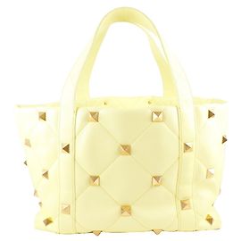 Borsa tote Valentino Roman Studs in pelle trapuntata gialla per donne D'oro