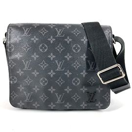 Bolsa transversal Louis Vuitton Monogram Eclipse District PM NM Preto