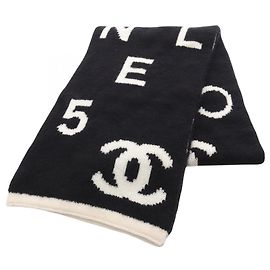 Cachecol com logo Chanel Coco Mark, feito de lã, seda e caxemira, disponível em preto marfim. Preto