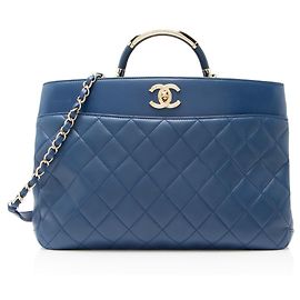 Chanel Carry Chic Einkaufstasche aus Lammleder Blau
