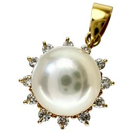 Pendente TASAKI in perla Akoya e diamanti Au750 D'oro Metallico