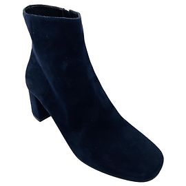 Manolo Blahnik Navy Blue Suede Ankle Boots Navy blue