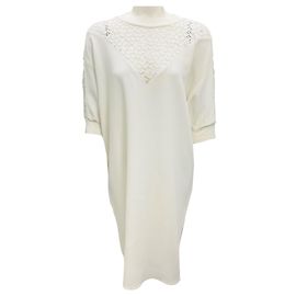 Stella Mc Cartney Ecru Spitzenpaneel Crepe Kleid mit Ellbogenärmeln von Stella McCartney Beige
