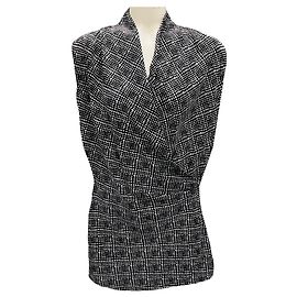 Autre Marque Top de seda sem mangas estampado preto / branco St. John Couture Preto