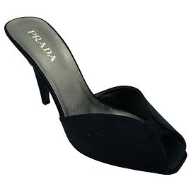Schwarze Satin-Slide-Sandalen von Prada Schwarz
